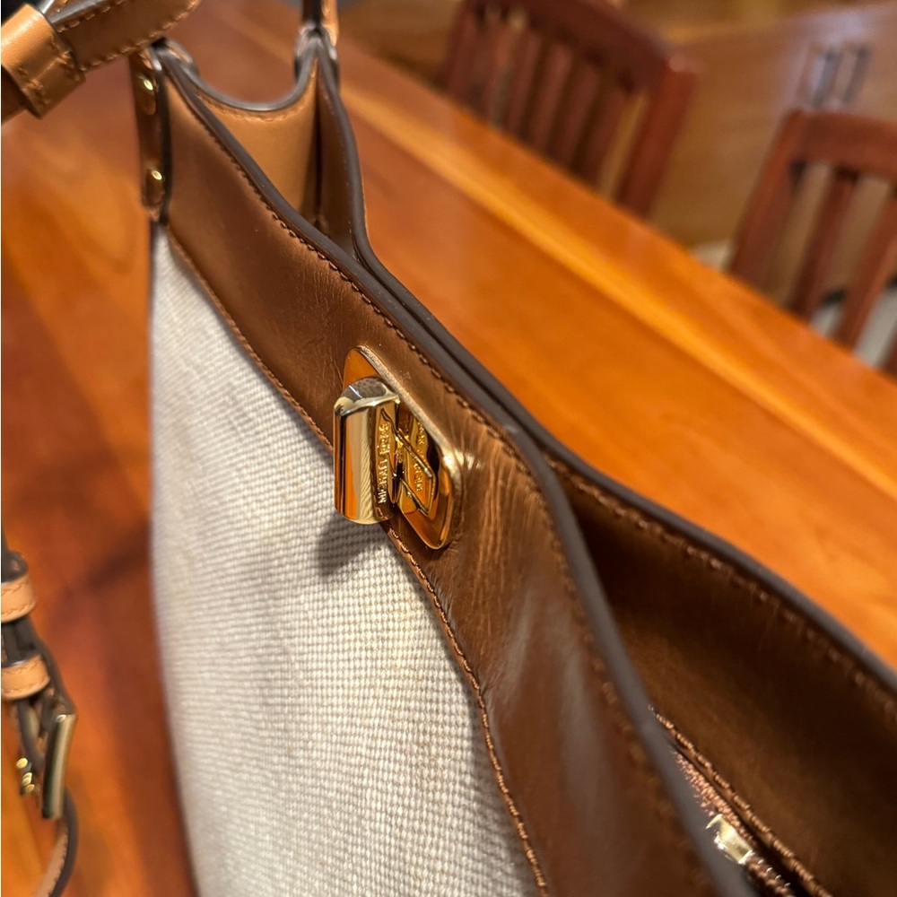 Michael Kors beautiful tan handbag - Picture 10 of 16